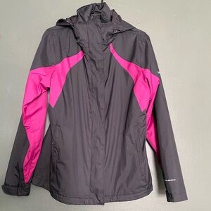 Columbia- omni-shield black magenta rain jacket detachable hood adjustable